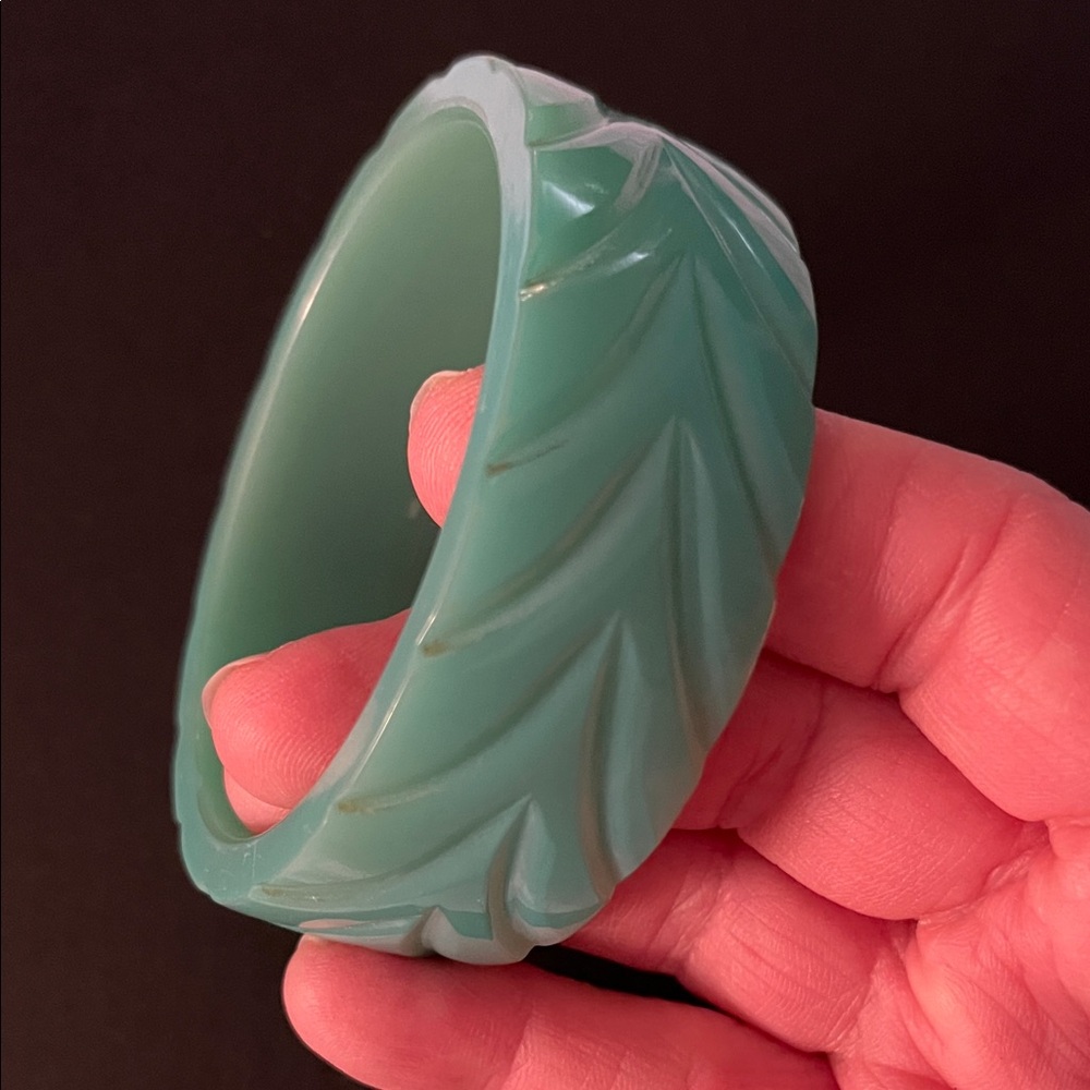 Vintage Resin Bangle Bracelet